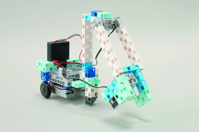 小学生向けのプログラミング講座やってます